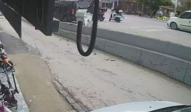 Bursa Osmangazi'de motosiklet yayaya çarptı, ikisi de metrelerce sürüklendi