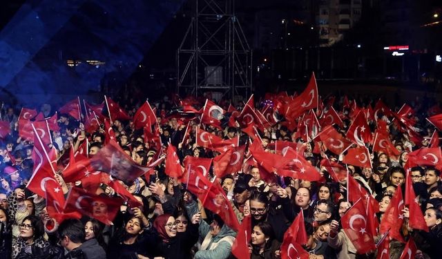 Binlerce Nilüferli Cumhuriyet'in 103'üncü yılında tek yürek oldu