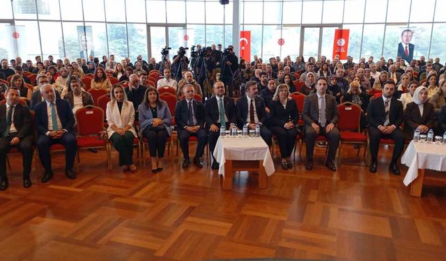 Bursa'da 'İletişim Yüzyılı, Güçlü İletişim, Etkin Kamu' programı gerçekleştirildi