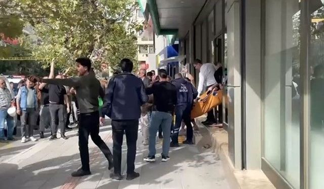 Bursa'da kan donduran v*hşet! 4 aylık hamile kadına dükkan ortasında bıçaklı saldırı!