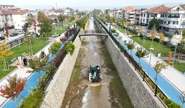 İnegöl Belediyesi’nden yağış öncesi sel ve su baskınlarına karşı önlem!