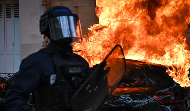 Fransa'da devam eden öğrenci protestolarında 160 binden fazla kişi sokağa indi