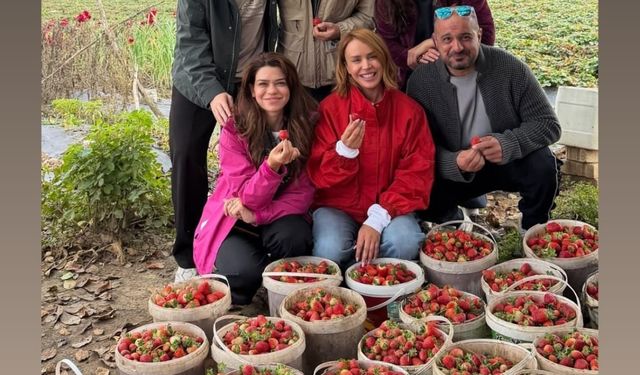Ünlü oyuncu, İnegöl’de çilek hasadı yaptı!