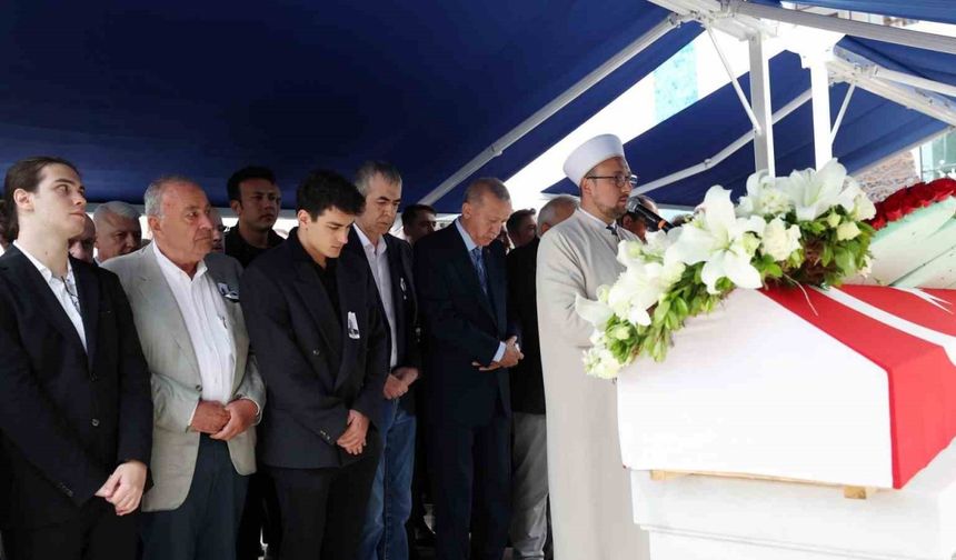 Usta gazeteci Mehmet Barlas son yolcuğuna uğurlandı