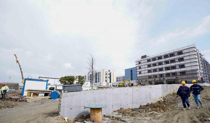 Esenyurt’ta bulunan Türkiye’nin en büyük  lise kampüsünün inşaatı yüzde 91 oranında tamamlandı