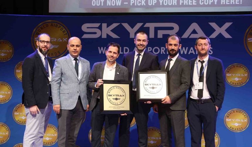 Skytrax’tan dünyanın en iyi 10 havalimanı arasına giren İstanbul Havalimanı’na iki ödül