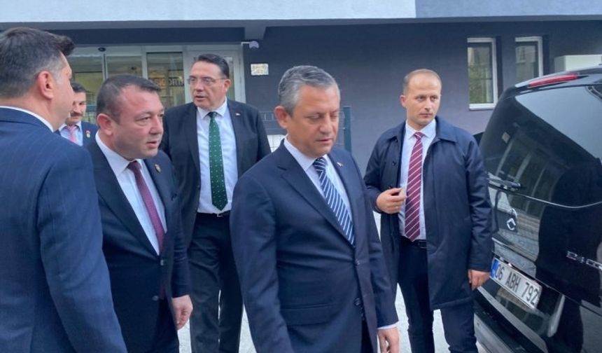 CHP Genel Başkanı Özel: Abdullah Güler ve meclis başkanı gözleriyle görmedilerse trollenmişler