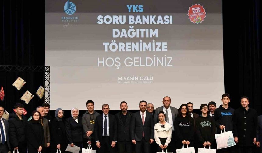 YKS’ye hazırlanan öğrencilere soru bankası seti desteği