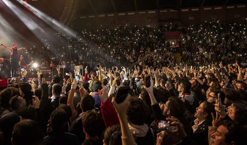 Ramazan Bayramı'nda sahne alacak ünlülerin konser ücretleri dudak uçuklattı