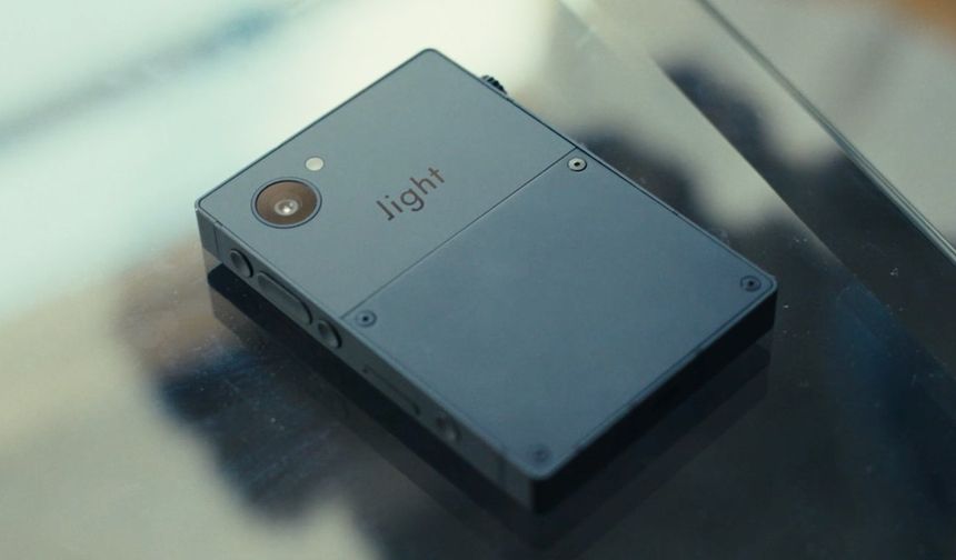 Dikkat dağıtan şeylerden uzak telefon: Light Phone 3