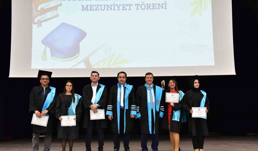 Balıkesir’de geleceğin akademisyenleri kep attı