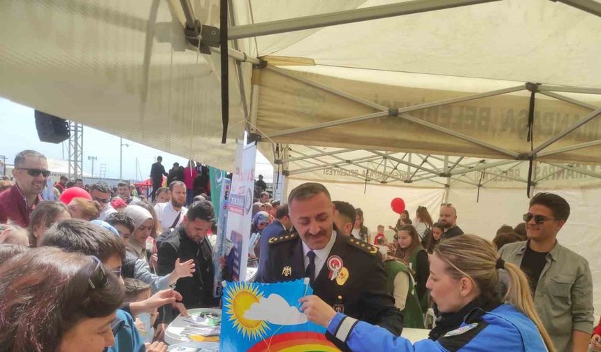 Tekirdağ İl Emniyet Müdürlüğü’nden 23 Nisan’da çocuklara renkli sürpriz