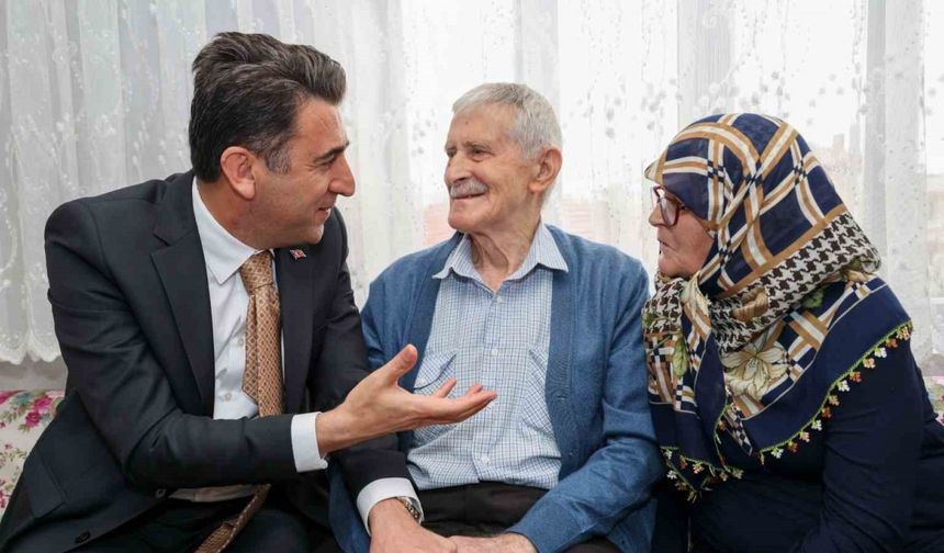Yarım asırdır evli çift, gençlere örnek oluyor