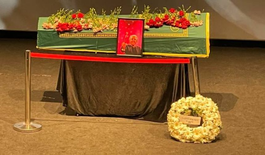 Türk sinemasının ünlü ismi Ali Özgentürk'e veda