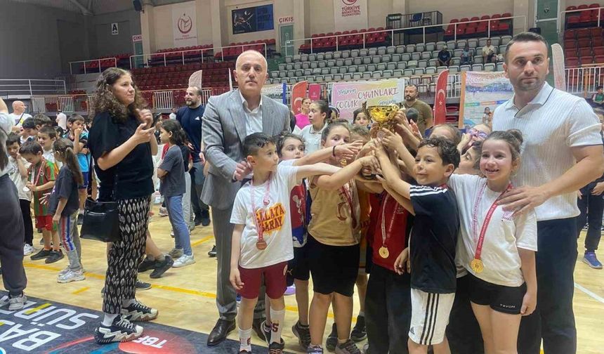 Yalova Çocuk Oyunları Şenliği renkli görüntülere sahne oldu