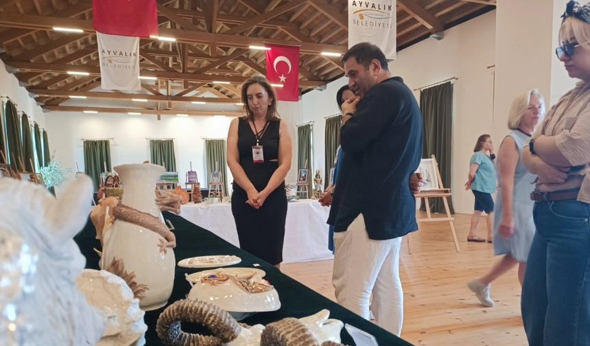 Ayvalık HEM’in sene sonu sergisi büyüledi
