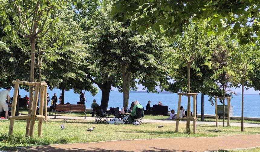 Bakırköy sahili bayram tatilinin son gününde doldu taştı