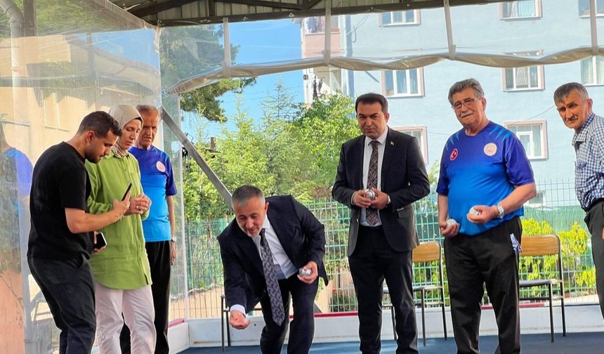 Bilecik’te yaşlıların bocce merakı