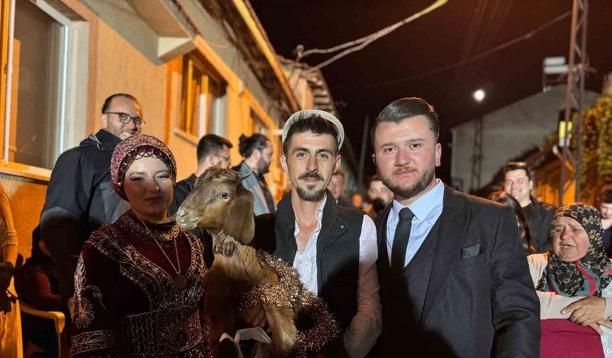 ’Tavuk almaya’ giden geline oğlak verdiler, gelin şaşkınlığını gizleyemedi