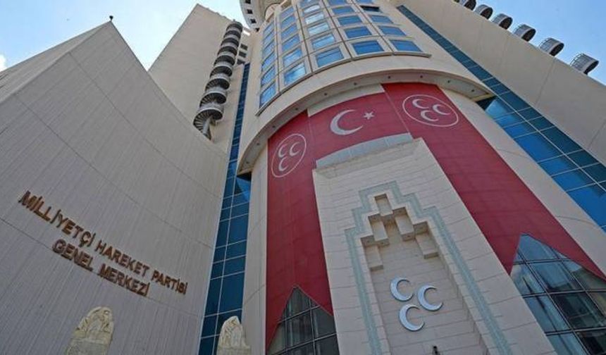 Bir MHP'li isim daha partisini topa tutup istifa etti