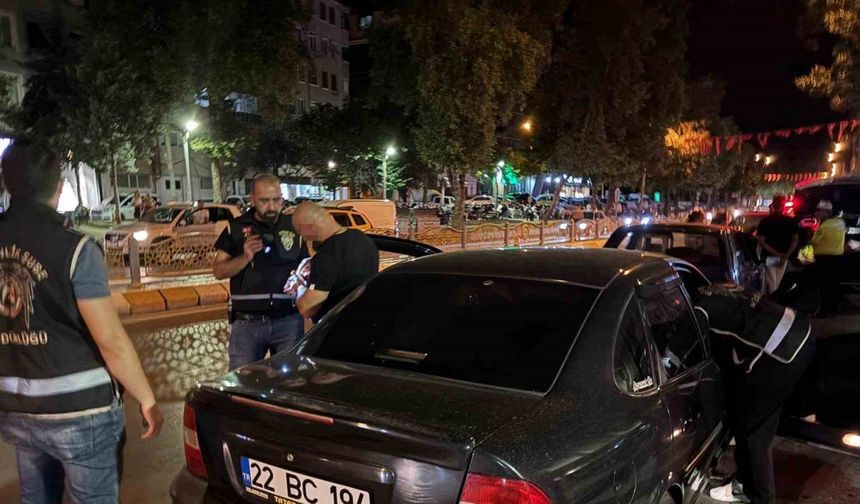 Edirne’de trafik ve asayiş denetimi: 6 araç trafikten men edildi
