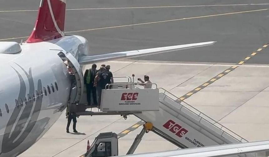 Leman Dergisi yazı işleri müdürü havalimanında gözaltına alındı