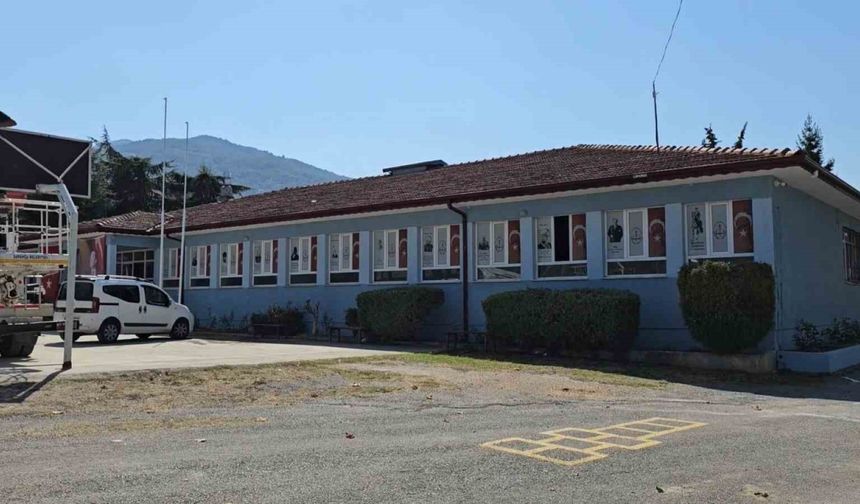 Gençlerden eğitime imece usulü destek