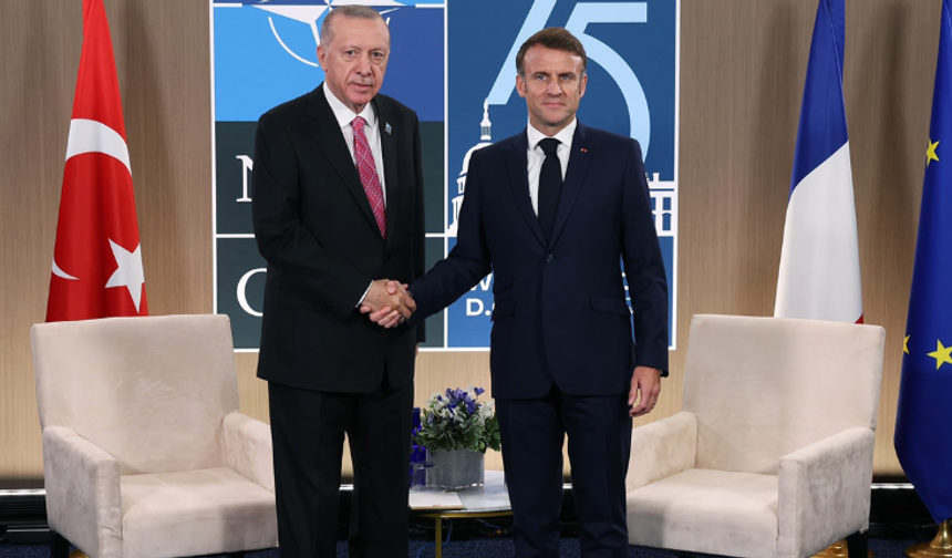 Cumhurbaşkanı Erdoğan, Fransa Cumhurbaşkanı Macron ile telefonda görüştü
