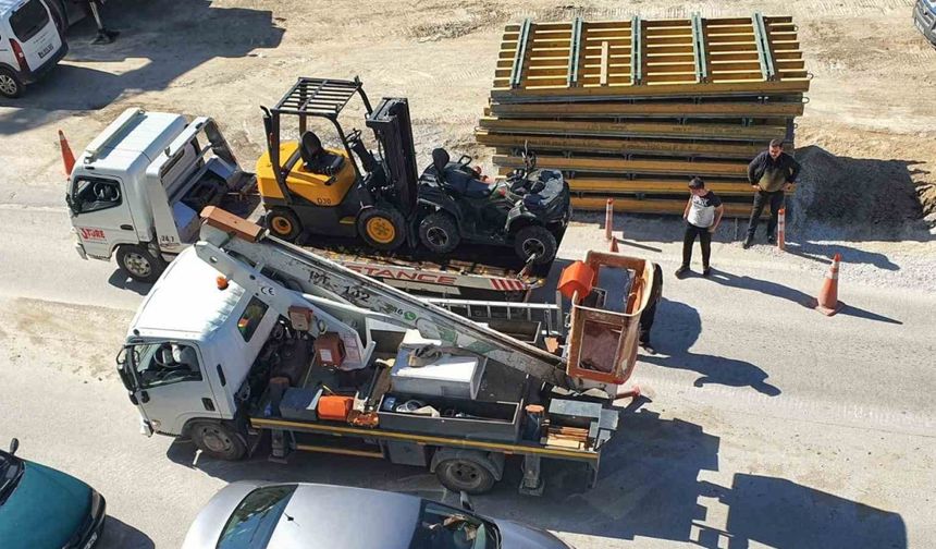 Köprüde arıza yapan tır trafiği felç etti