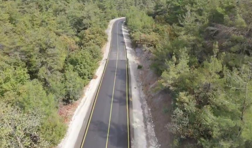 Lapseki’de sıcak asfalt çalışması biten yol trafiğe açıldı