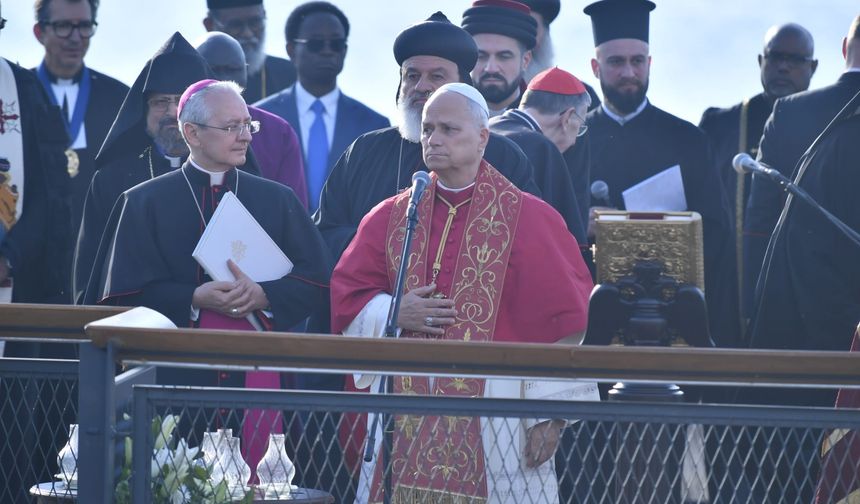 Papa'dan İznik'e tarihi ziyaret ve tarihi ayin...