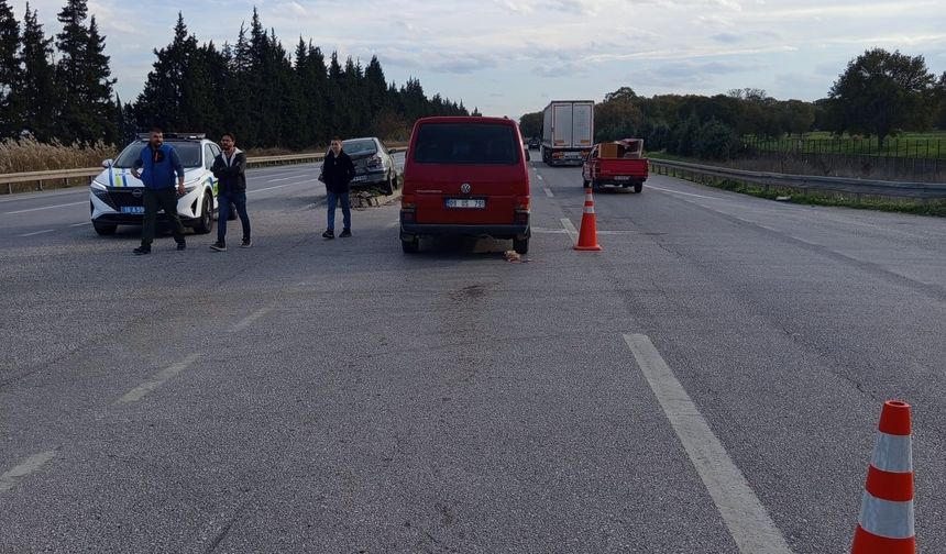 Karacabey’de iki otomobil çarpıştı!