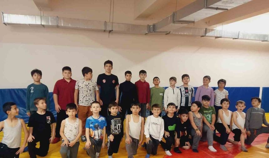 Bilecik’te güreş ve wushu eğitimi sürüyor