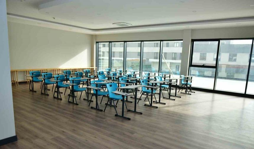 Kullanılmayan makam odası dersliğe dönüştürüldü