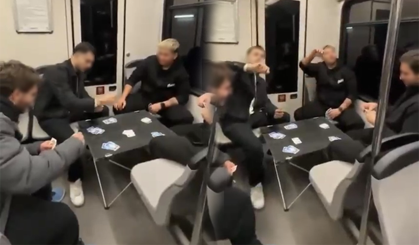 Bursa metrosunda şaşırtan görüntü: Yolcular hayretle baktı