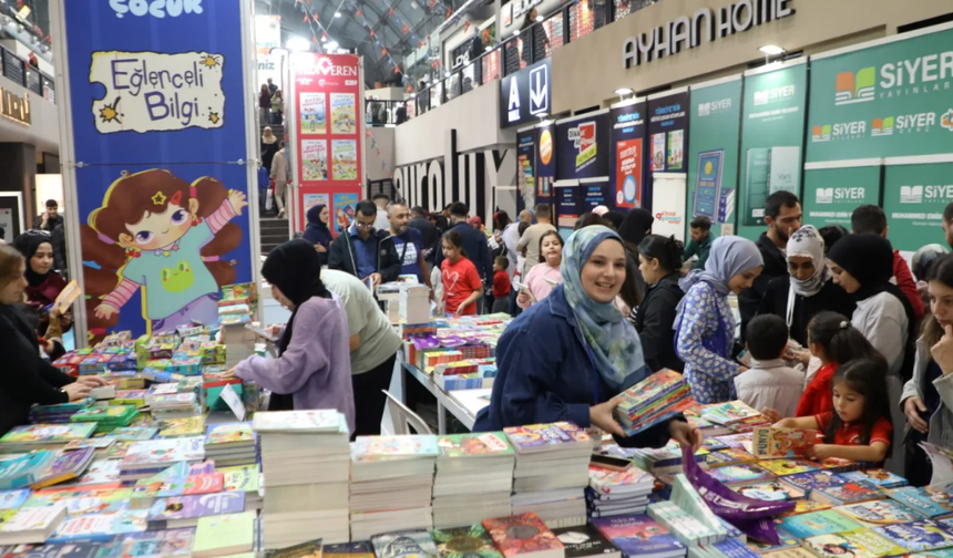 İnegöl’de Kitap Günleri Coşkusu Yaşanıyor