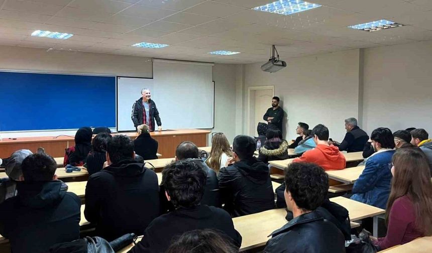 Görme engelli birey deneyimlerini mizahla anlattı