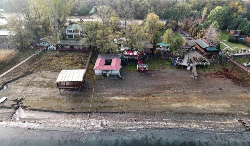 Sapanca Gölü’nde gizli borular, kesilen sazlıklar, işgal edilen kıyılar