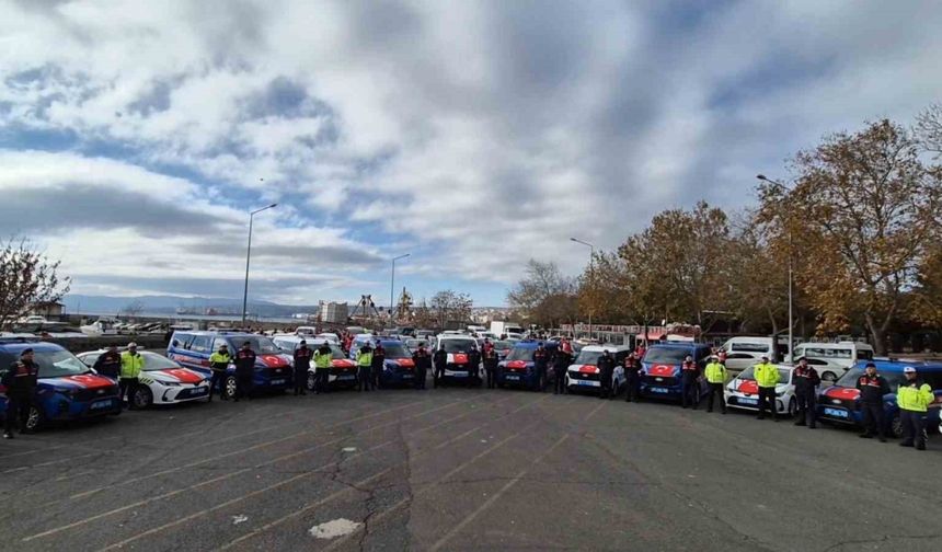 Tekirdağ’da emniyet ve jandarmaya yeni araçlar teslim edildi