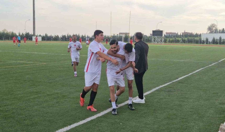Tekirdağ’da Roman gençler dostluk maçında buluştu