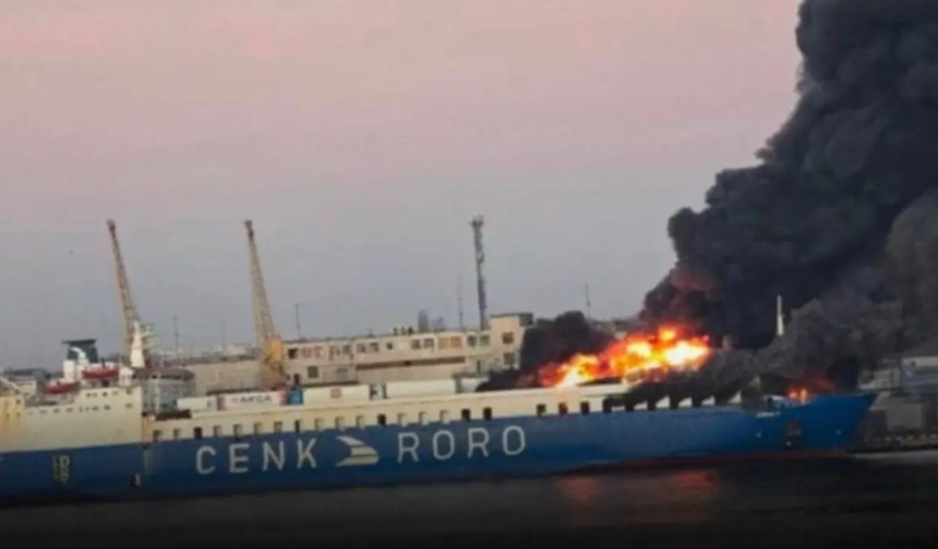 Rusya, Odessa'da demirli olan Türk gemisini vurdu