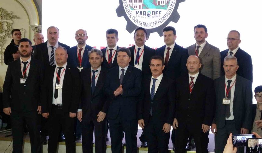 Adalet Bakanı Tunç, Bandırma Günü'nde Karabüklülerle bir araya geldi