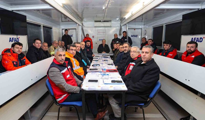 Bursa'da deprem tatbikatı gerçeğini aratmadı