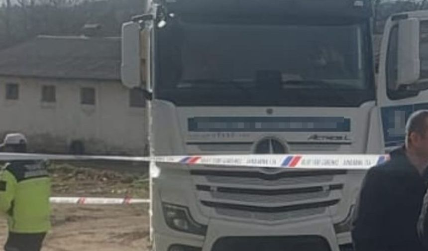Kamyonun altında kalan kadın hayatını kaybetti