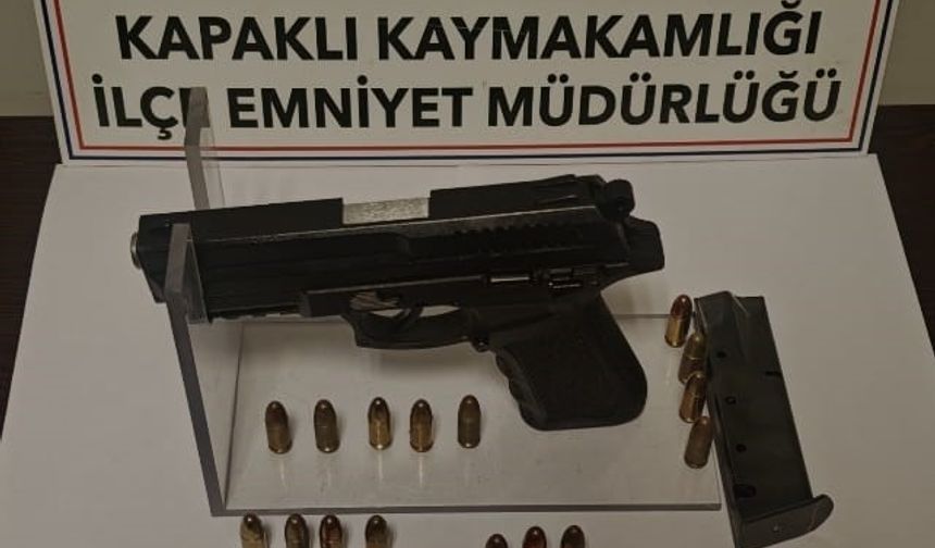 Kapaklı'da 2 ruhsatsız tabanca ele geçti