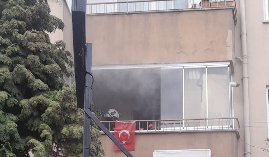 Ocakta unutulan yemek yangına sebep oldu