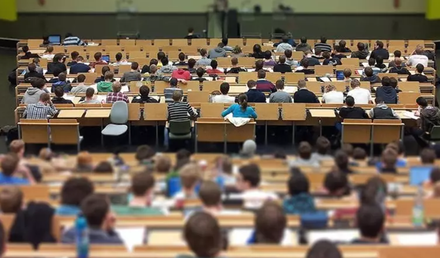Üniversitede 3 yılda diploma dönemi: Yaz tatili 1 aya düşecek