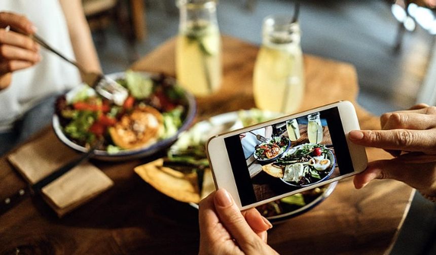 Diyetisyen Sobacı: "Sosyal medyada sıkça görülen yemek içerikleri açlığı tetikleyebiliyor"