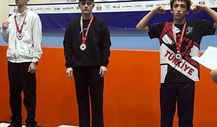Bilecikli sporcular Muaythai Marmara Bölge Şampiyonası'nda derece yaptı