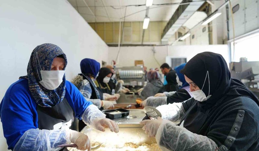 Pendik'te dayanışma ruhu Ramazan'da da yaşatılıyor